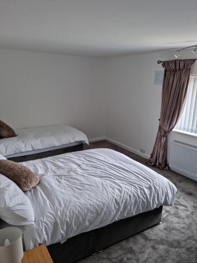 3 Bedroom House-エルズミアポート エクステリア 写真